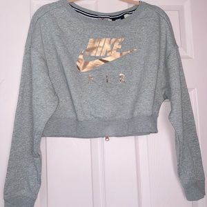 nike crop sweatshirt